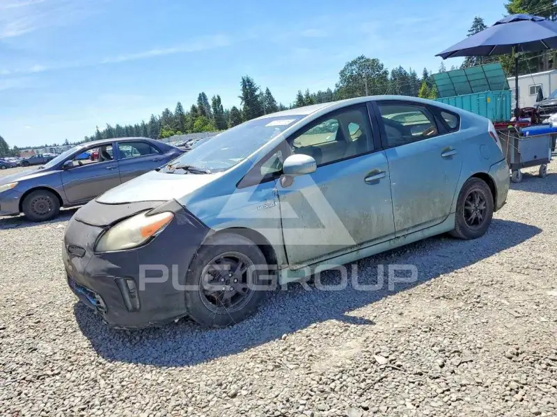 2013 Toyota PRIUS photo