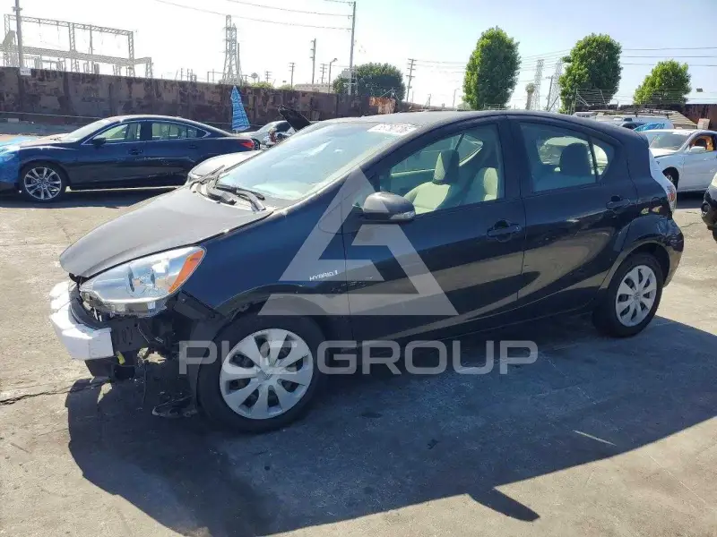 2013 Toyota PRIUS фото