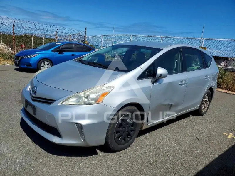 2013 Toyota PRIUS фото