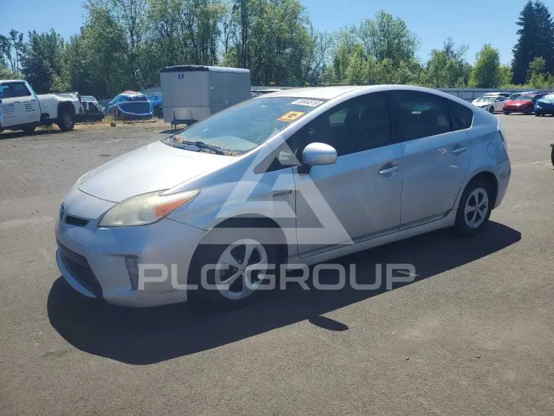 2013 Toyota PRIUS фото