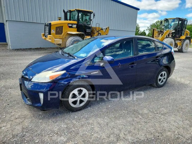 2013 Toyota PRIUS фото