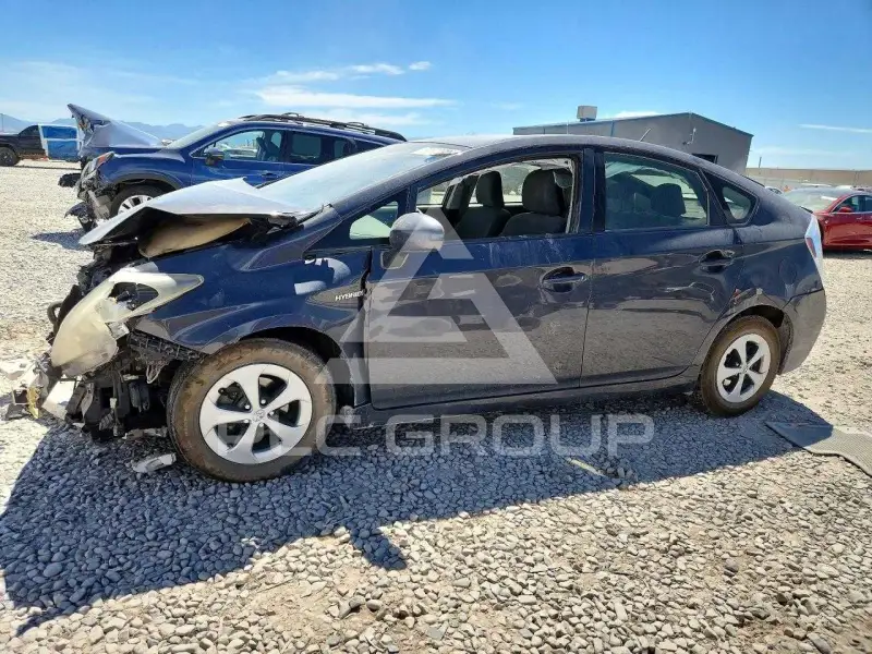 2013 Toyota PRIUS фото