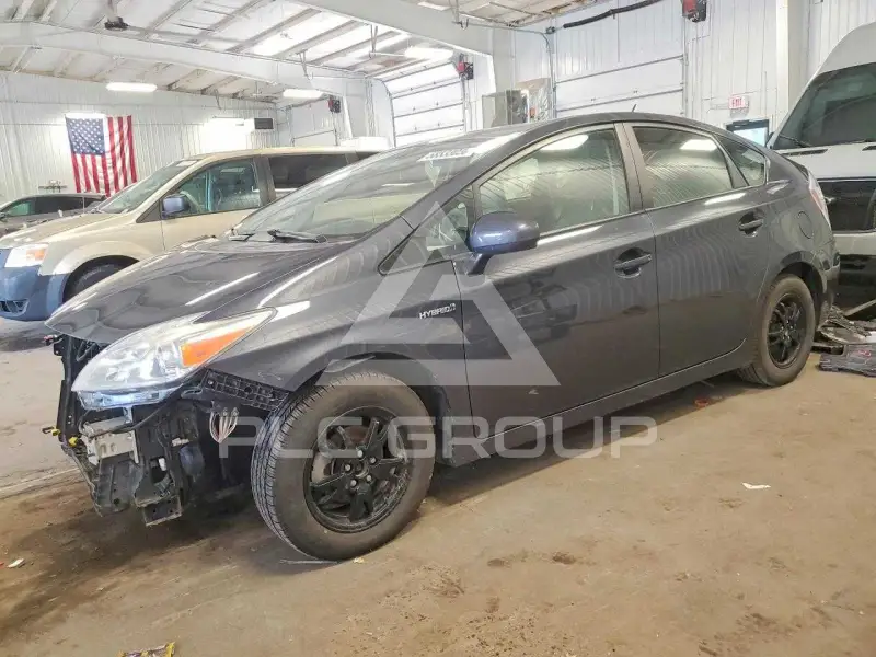 2013 Toyota PRIUS photo