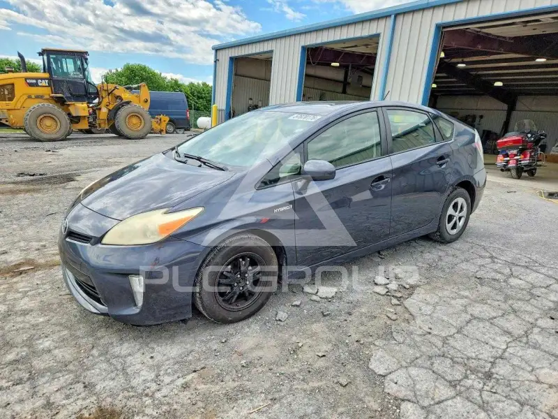 2013 Toyota PRIUS photo