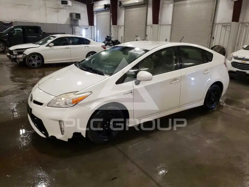 2013 Toyota PRIUS фото