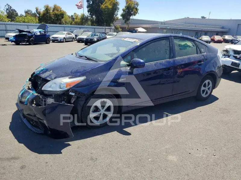 2013 Toyota PRIUS фото