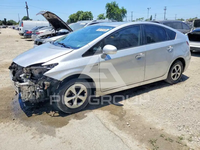 2013 Toyota PRIUS photo