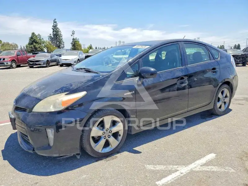 2013 Toyota PRIUS photo
