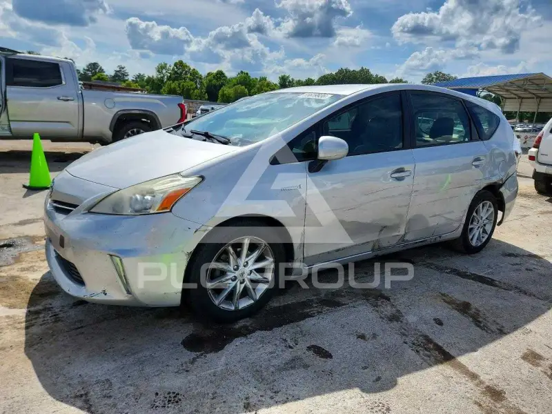 2013 Toyota PRIUS фото