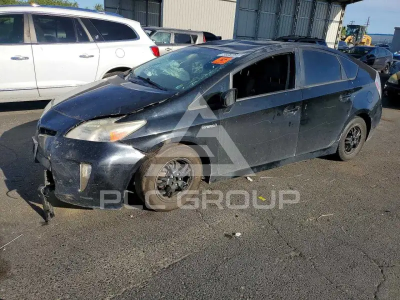 2013 Toyota PRIUS фото