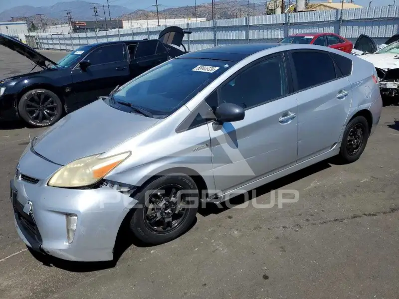 2013 Toyota PRIUS photo