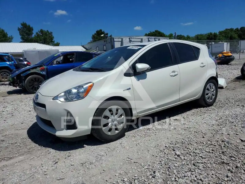 2013 Toyota PRIUS photo