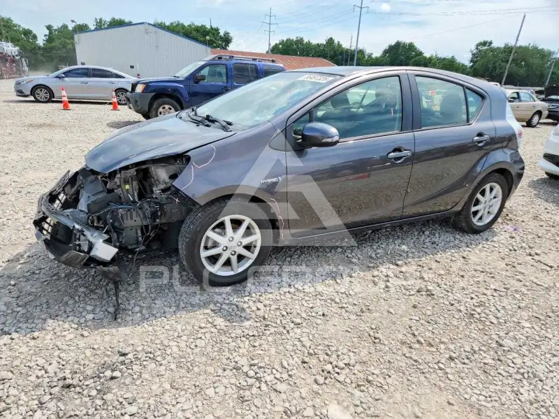 2013 Toyota PRIUS photo