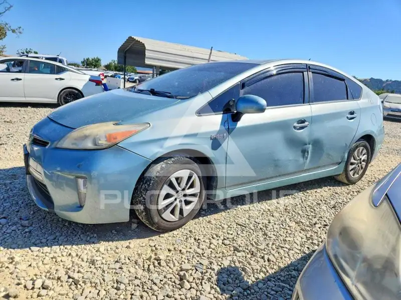 2013 Toyota PRIUS photo