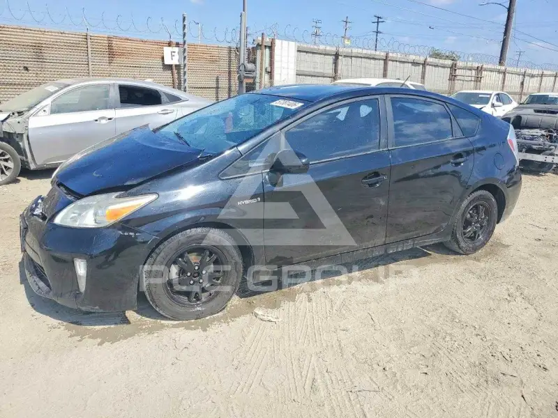 2013 Toyota PRIUS photo