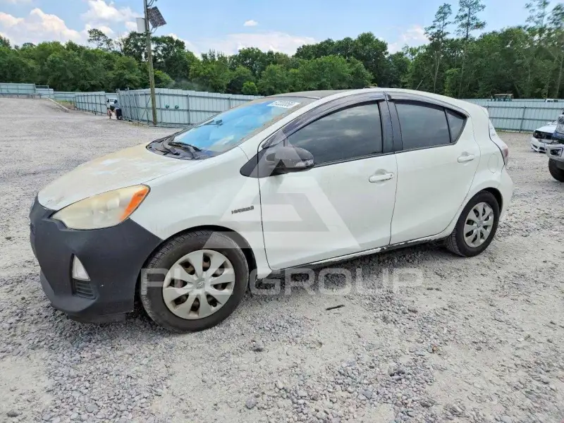 2013 Toyota PRIUS photo