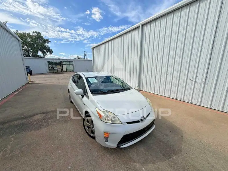 2013 Toyota PRIUS photo