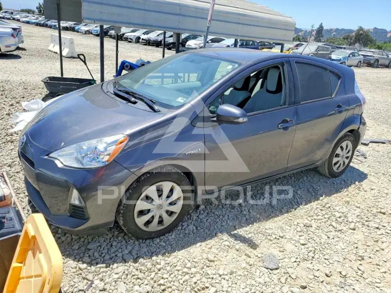 2013 Toyota PRIUS фото
