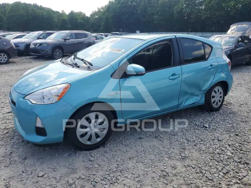 2013 Toyota PRIUS фото