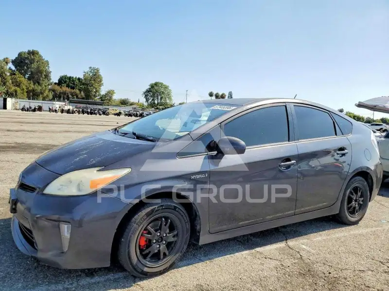 2013 Toyota PRIUS фото