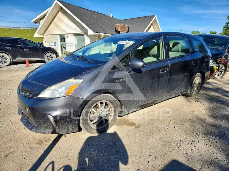 2013 Toyota PRIUS фото