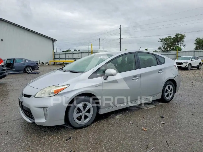 2013 Toyota PRIUS фото