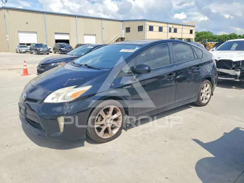 2013 Toyota PRIUS photo