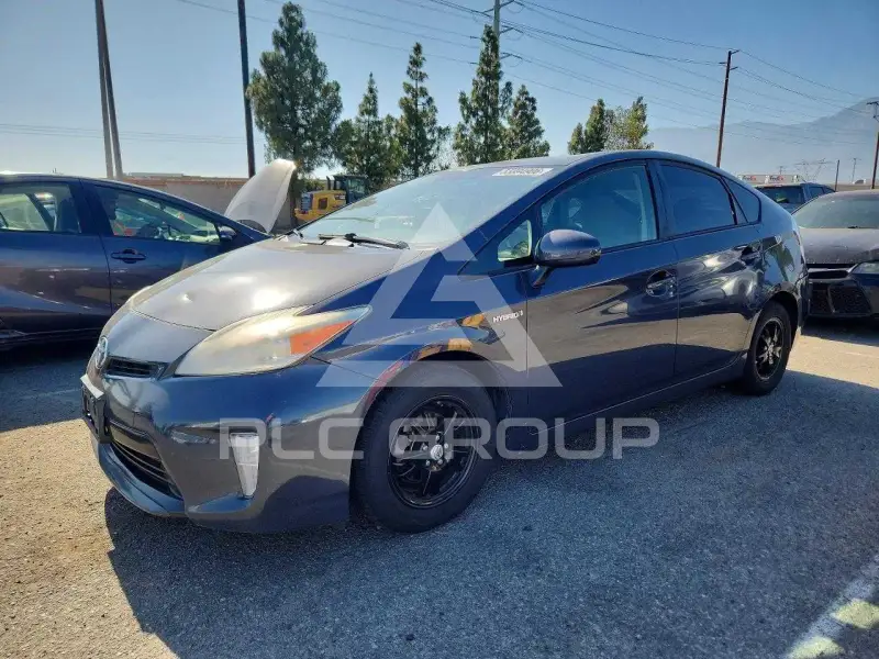2013 Toyota PRIUS фото