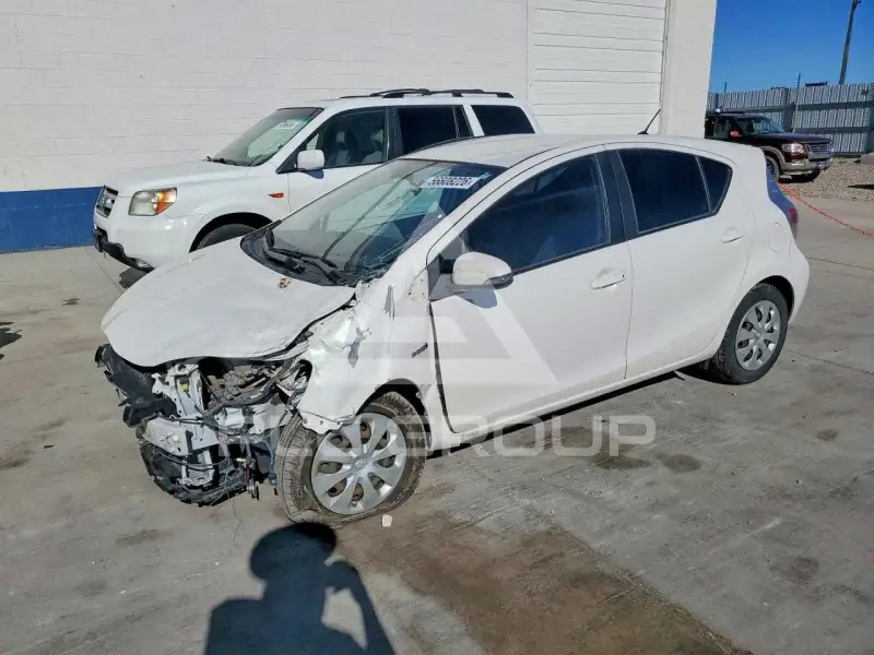 2013 Toyota PRIUS фото