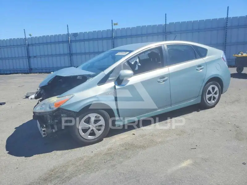 2013 Toyota PRIUS photo