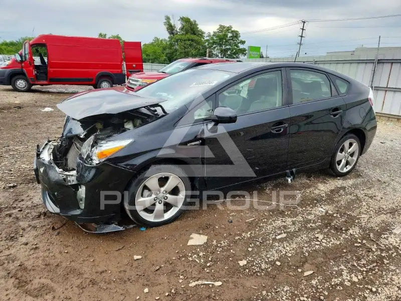 2013 Toyota PRIUS фото