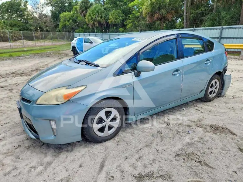 2013 Toyota PRIUS photo