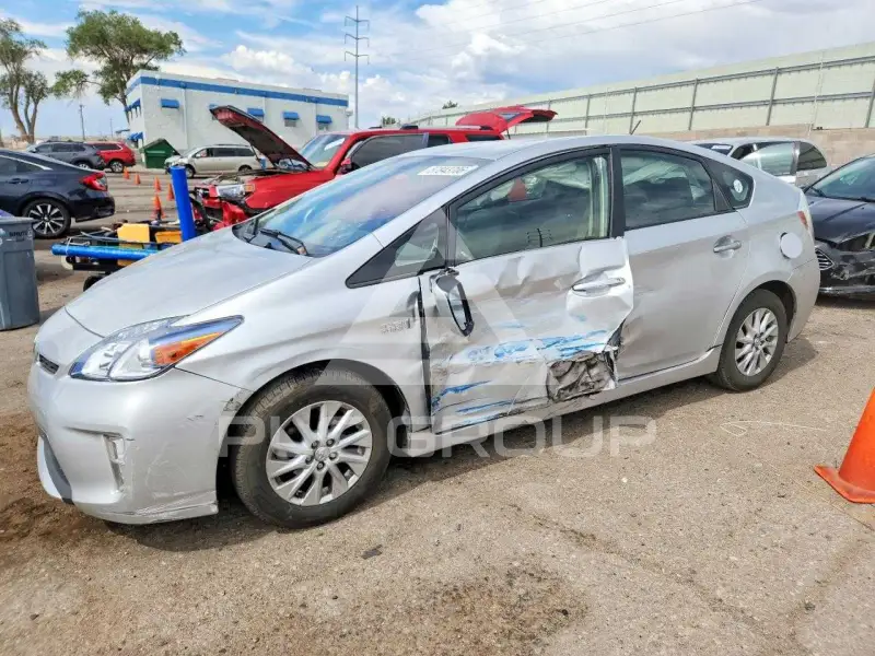 2013 Toyota PRIUS photo