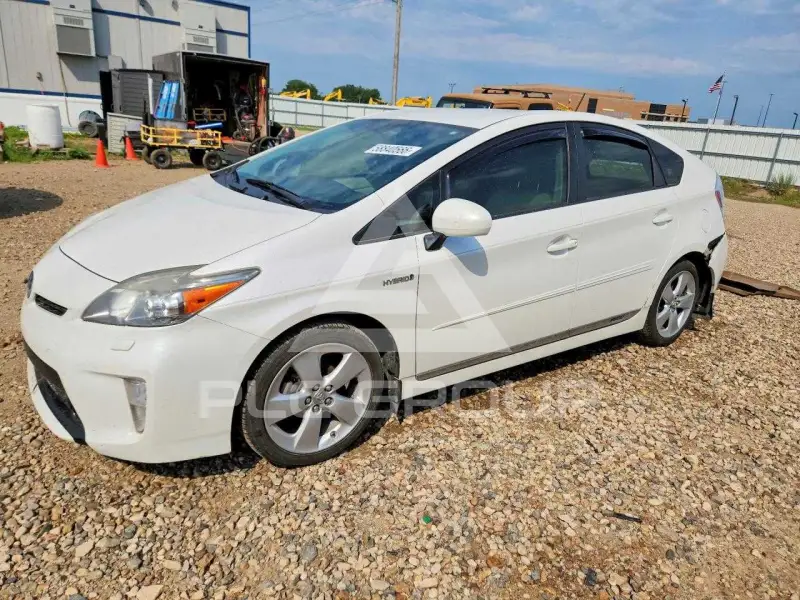 2013 Toyota PRIUS фото