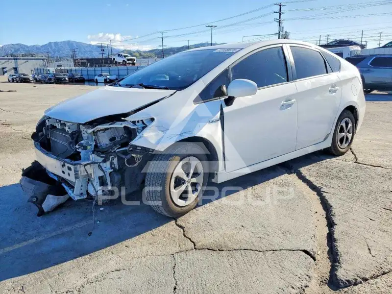 2013 Toyota PRIUS фото
