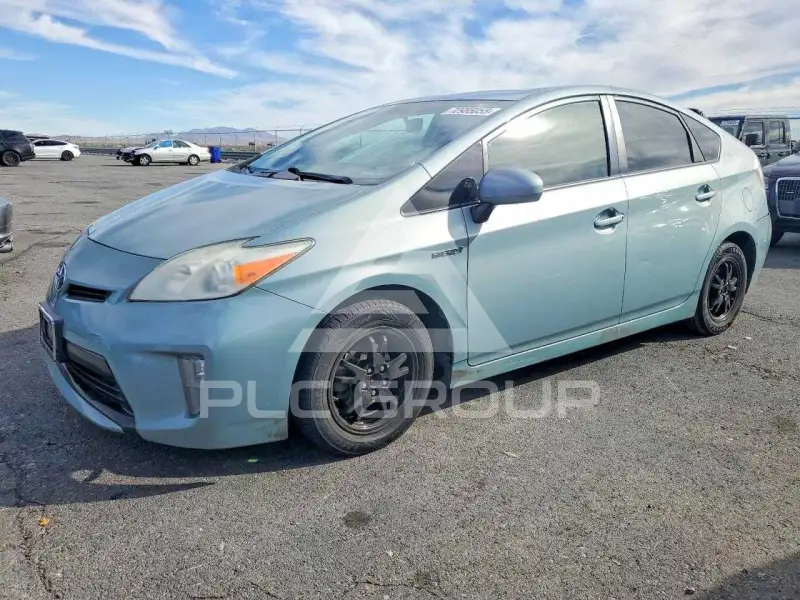 2013 Toyota PRIUS фото