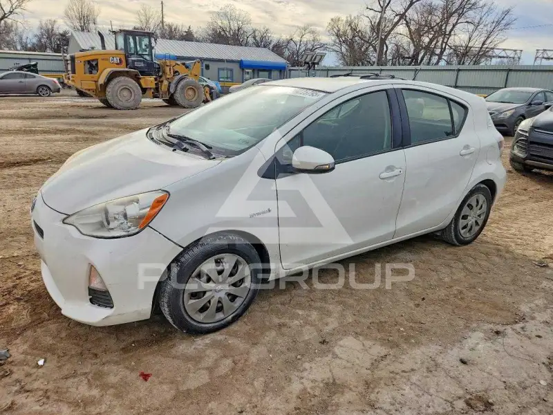 2013 Toyota PRIUS photo