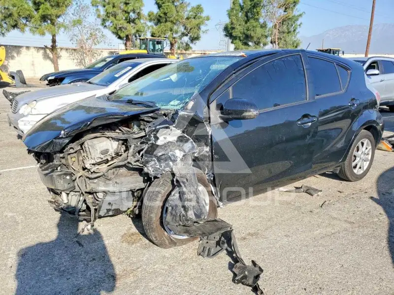 2013 Toyota PRIUS photo