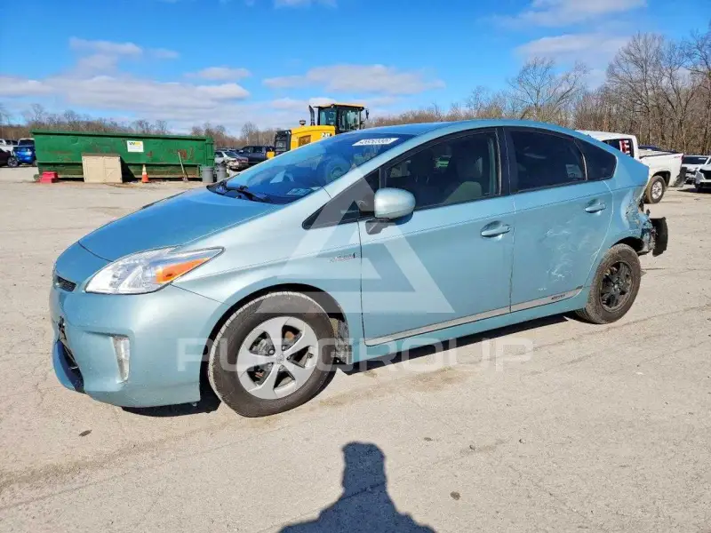 2013 Toyota PRIUS фото