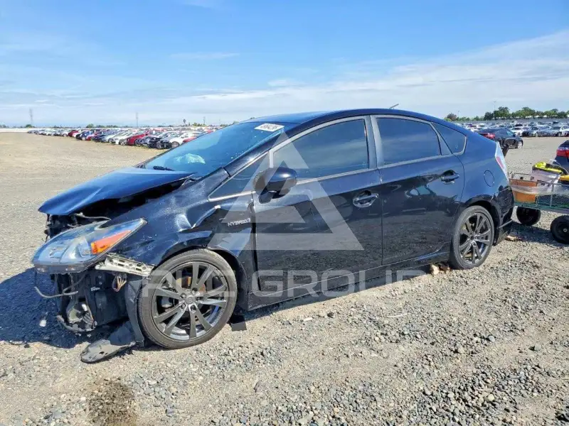 2013 Toyota PRIUS фото