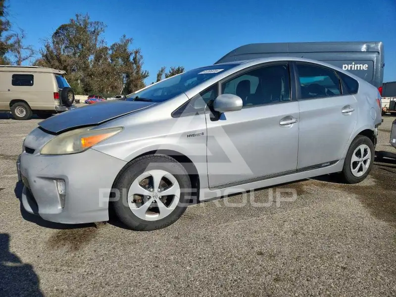 2013 Toyota PRIUS фото
