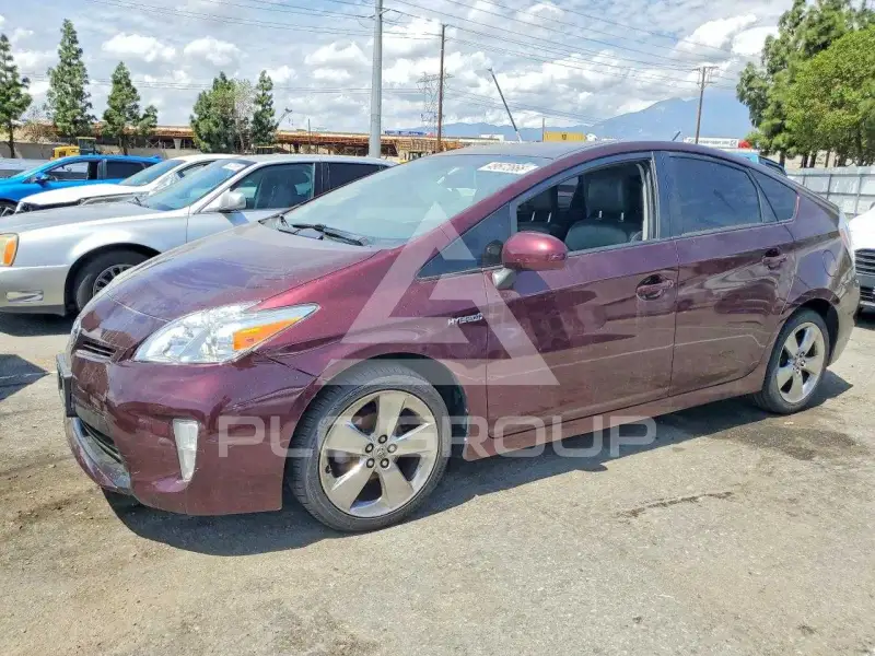 2013 Toyota PRIUS фото