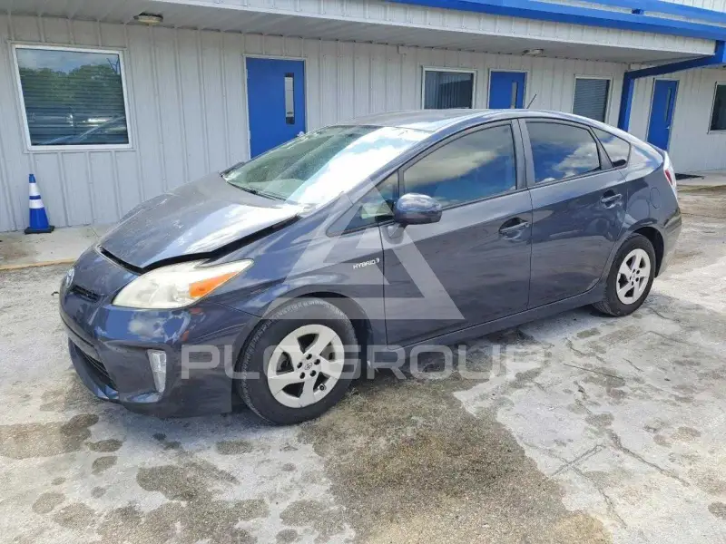 2013 Toyota PRIUS фото