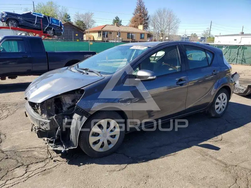 2013 Toyota PRIUS фото