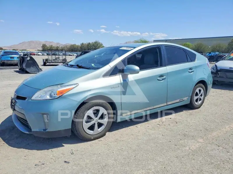 2013 Toyota PRIUS photo