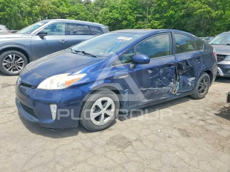 2013 Toyota PRIUS photo
