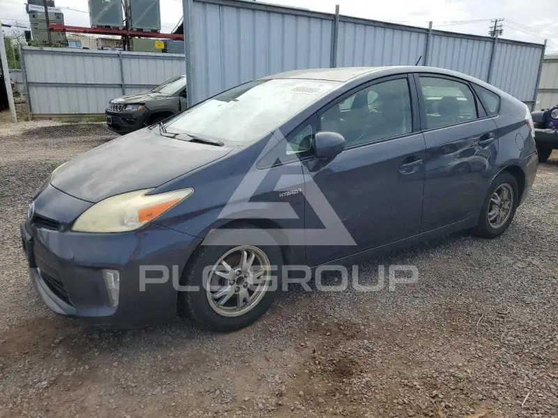 2013 Toyota PRIUS фото