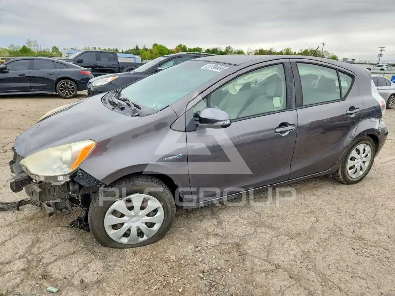 2013 Toyota PRIUS photo