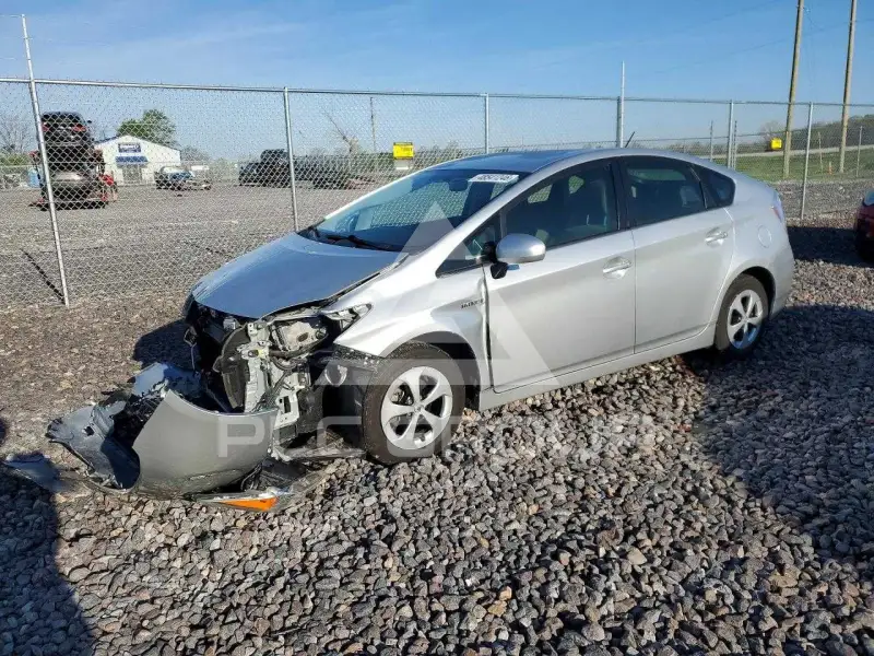 2013 Toyota PRIUS фото