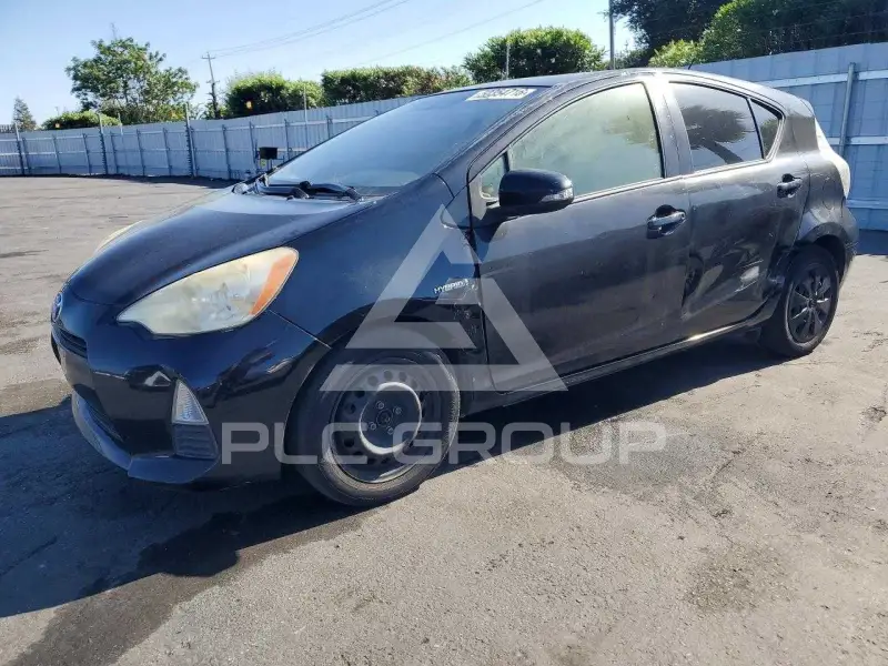 2013 Toyota PRIUS photo